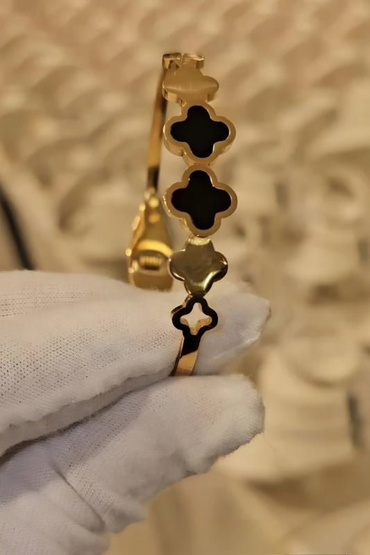 Clover Handcuff (Stainless Steel)