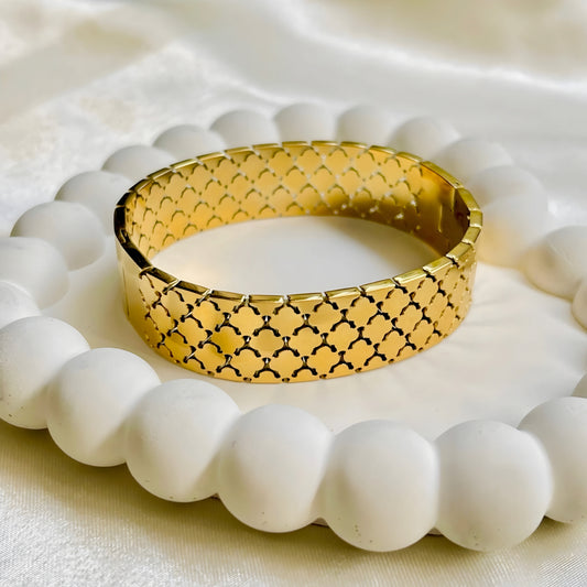 Honeycomb Handcuff In Stainless Steel